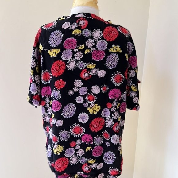 DOLAN size M black multi pleated shoulder silk top - Picture 4 of 8